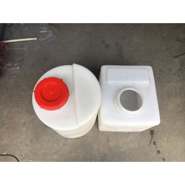 Color amarillo el tanque de dosificación químico polivinílico superior de la bóveda de 13 galones para el tratamiento de aguas de enfriamiento