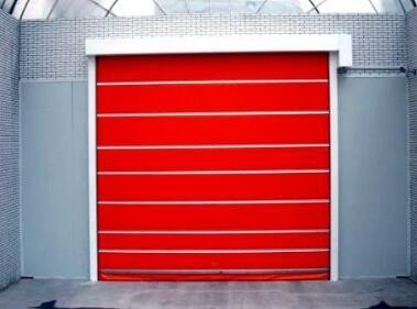 Portas rápidas 0.5-1.5m/S do rolo da porta de alta velocidade da resistência do vento que abrem a isolação excelente próxima