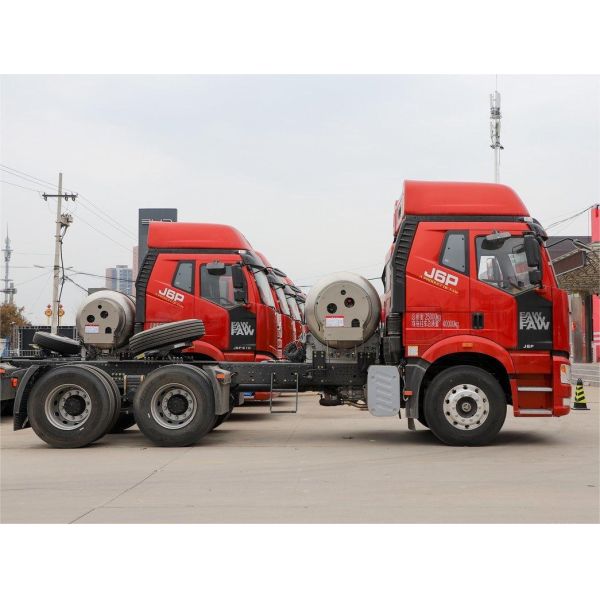 Heavy Truck FAW Jiefang J6P Trailer Towing Vehicle Truck Head 6X4 J6P 370-550HP Truck