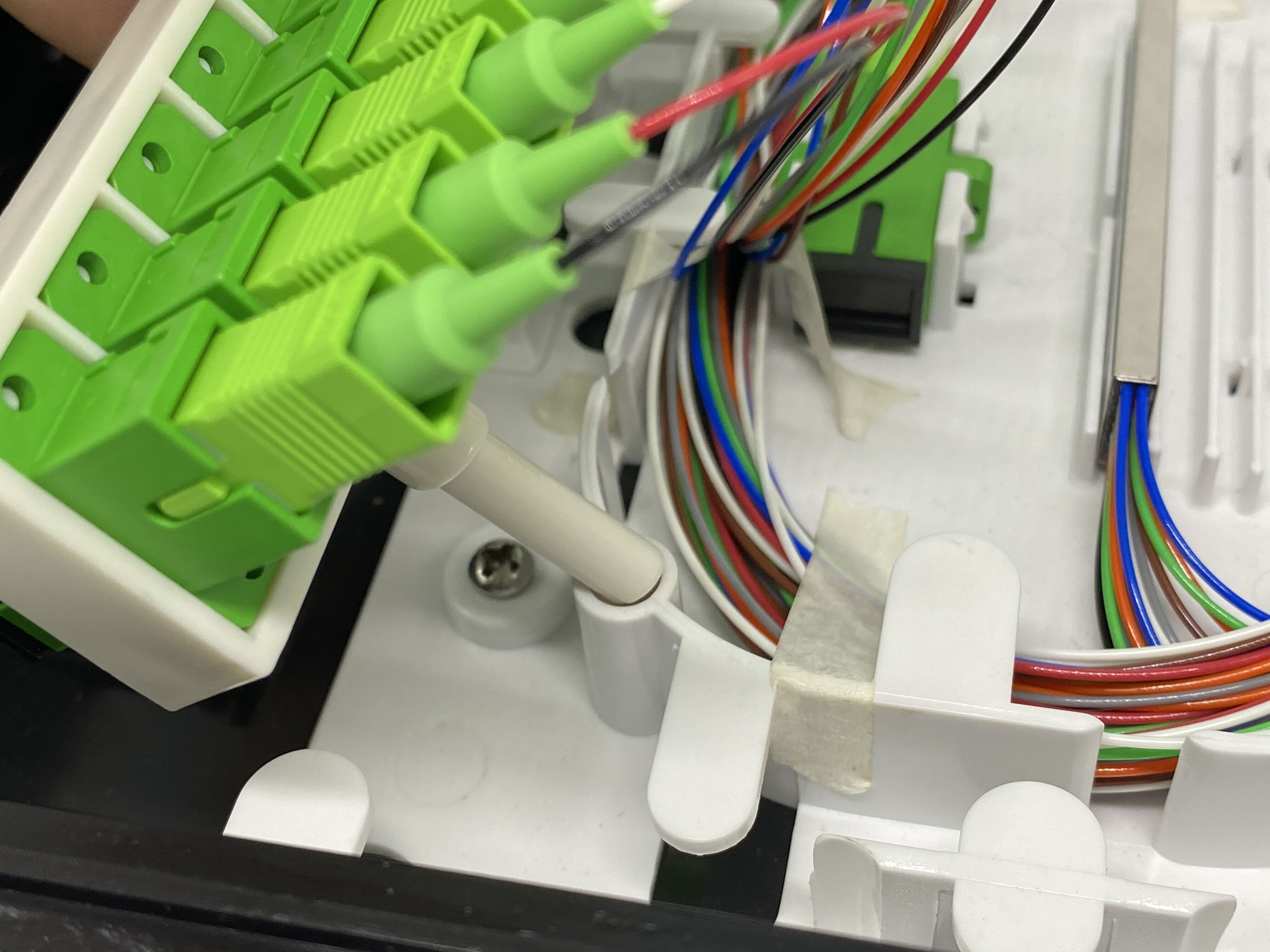 24 поляка ядра FTTH установил коробку прекращения кабеля оптического волокна переходника отрезков провода Splitter