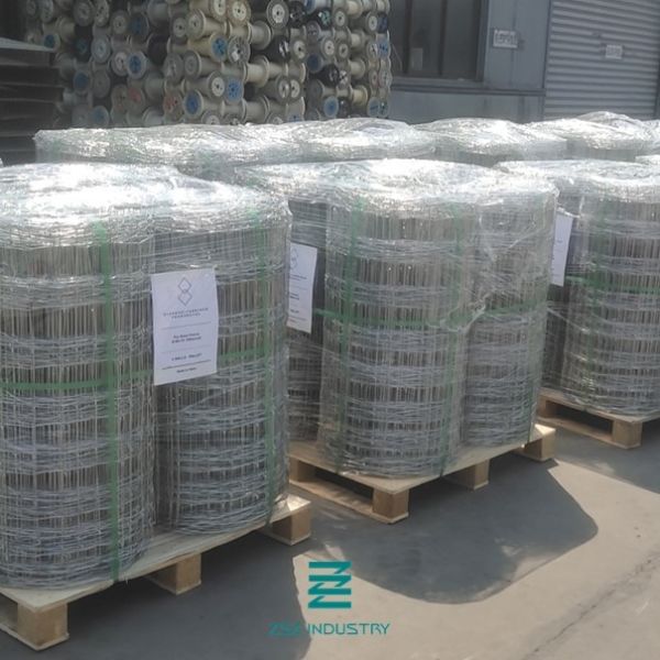 High Zinc Coating Hinge Joint Fixed Knot Fence Horizontal Wire Tensile Strength 1300N