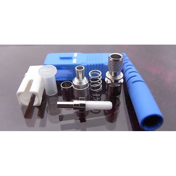 SC UPC Simplex 2.0mm Blue Fiber Optic Connectors Meet UL94-V0 Flammability Requirements