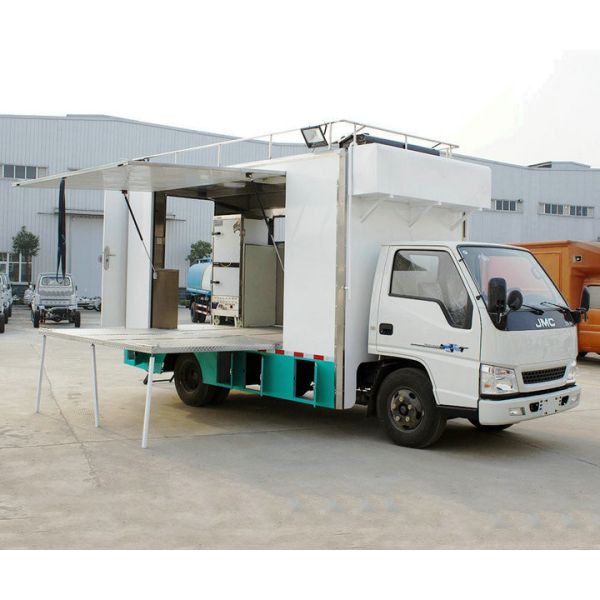 Customized JMC Mobile Cooking Trucks , Street Food Truck For Dessert / Cafes / Boissons