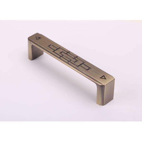 Fashionable Furniture Pull Handles Zinc Alloy Brass Kitchen Handles And Knobs