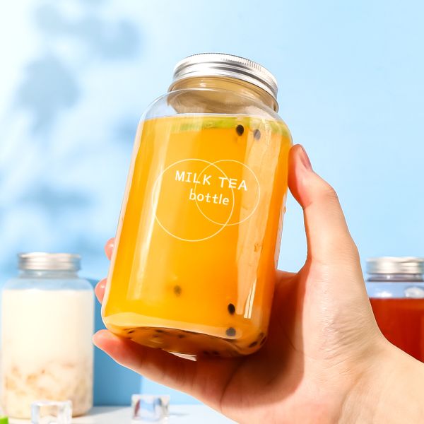 Wholesale Food-Grade Lightweight Plastic Beverage Bottle with Leakproof Aluminum Cap for Milk Tea and Beverages
