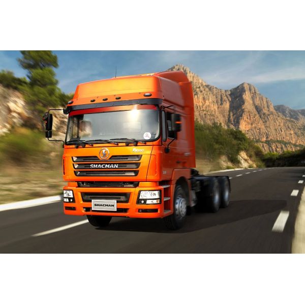 Shacman Tractor Truck with 6×4 Drive Type 420 HP Diesel Engine and Euro III Emission Standard