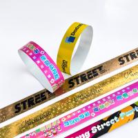 Des bracelets personnalisés holographiques avec le logo imprimé
