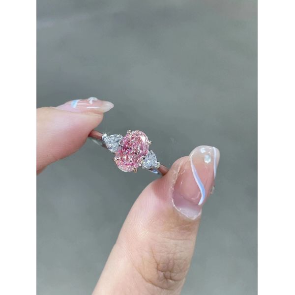 1.69ct Lab Grown Diamond Rings Synthetic CVD Pink Diamond Oval Shape Three Stone Style