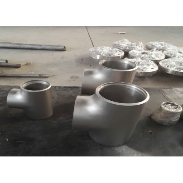 Тройник штуцеров трубы сплава никеля сплава 825 равный для перехода нечистот газа масла