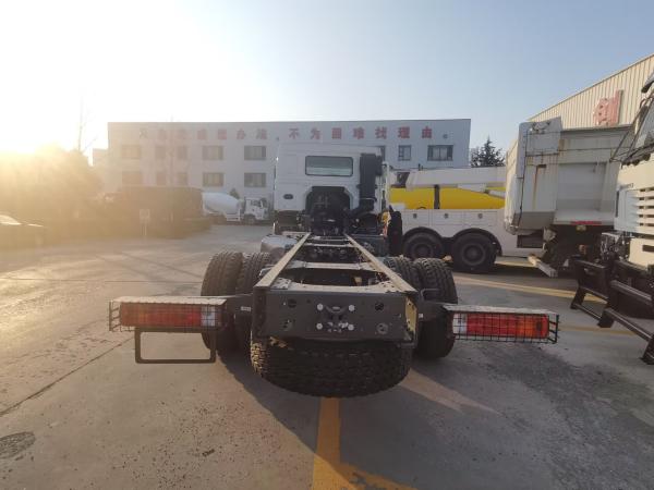 SINOTRUK HOWO Cargo Truck Chassis 16-20 Tons 4X2 LHD 300HP