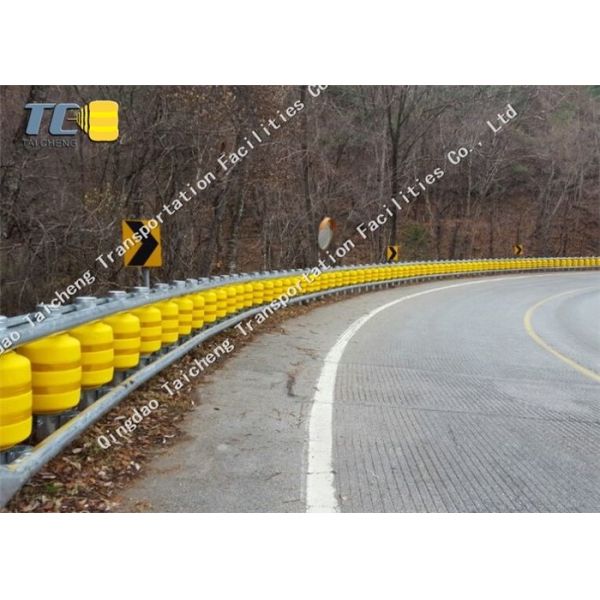 Heavy-Duty Roller Crash Barrier for Highway Safety 2.5 Mm Thickness and 0.66M/1M Column Spacing