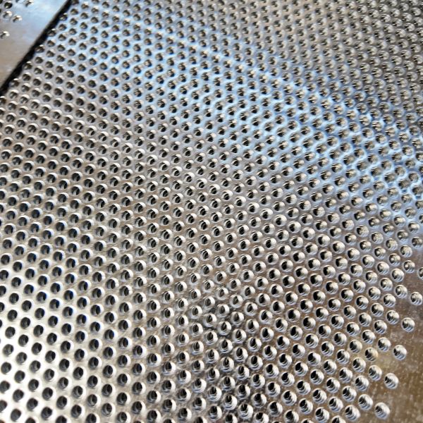 316L 1 Mm Perforated Stainless Steel Sheet UV Resistant For Marine Environments