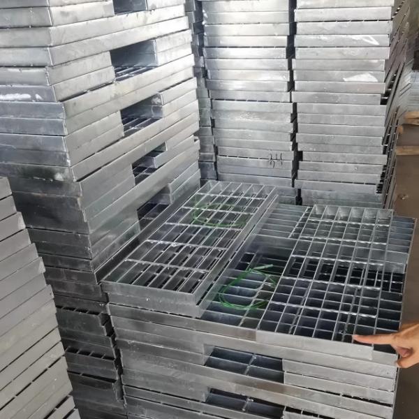 Heavy Duty Stainless Steel Grating for Sturdy Inspection Stairs