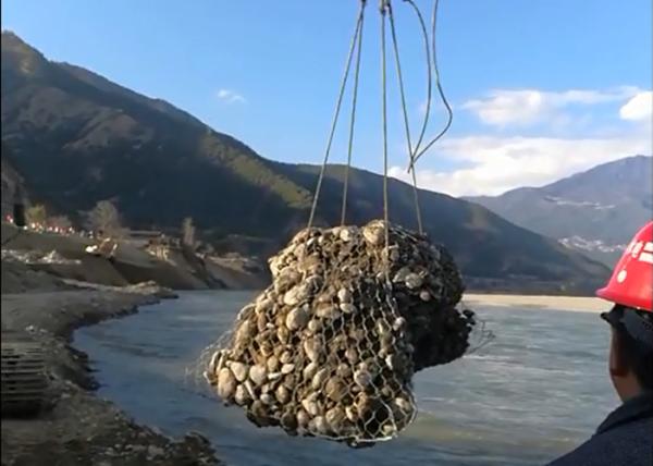 La pared temporal de la roca de Gabion de la protección contra inundaciones enjaula resistencia a la tensión de 380 MPa