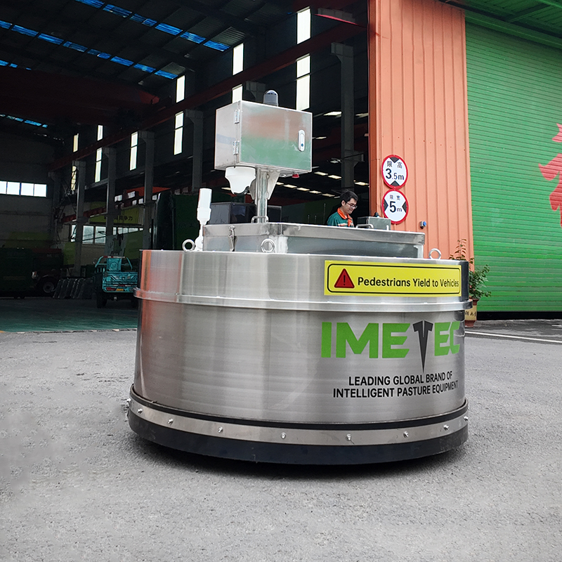 Automatic Cattle Robot Feed Pusher Remote Monitoring SUS304 Stainless Steel Frame