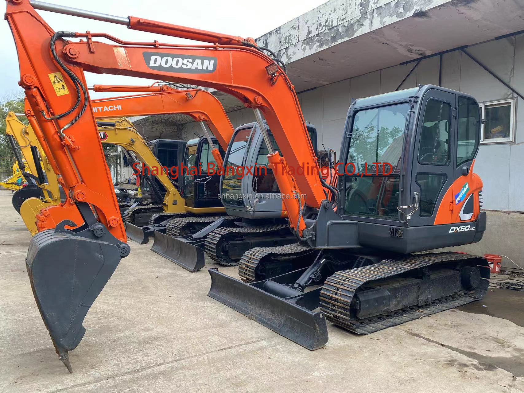 90% Doosan DX60 Excavator Perfect for Small Construction Sites 700 Working Hours