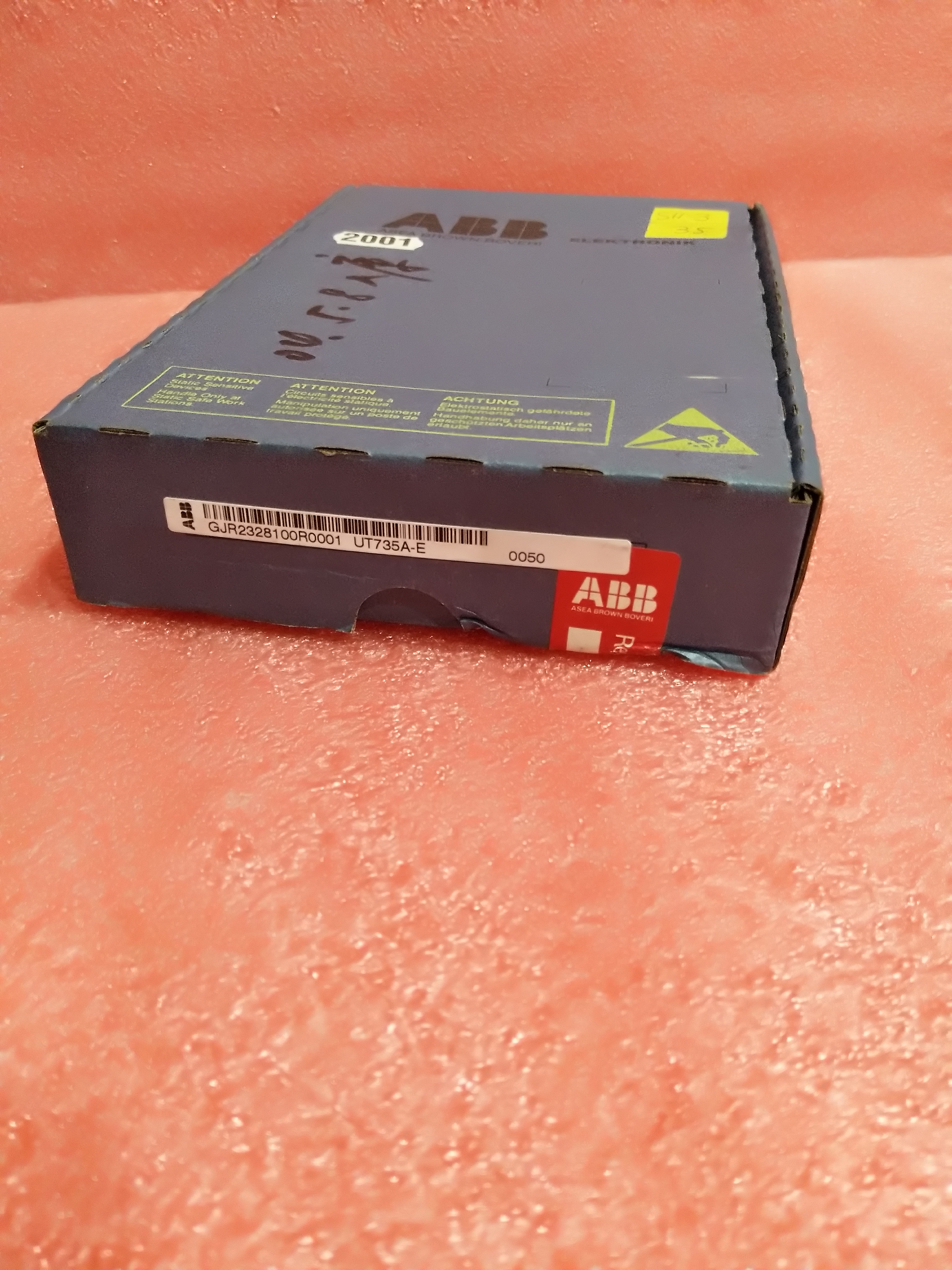 Модуль UT735A-E GJR2328100R0001 Programmable регулятора ABB