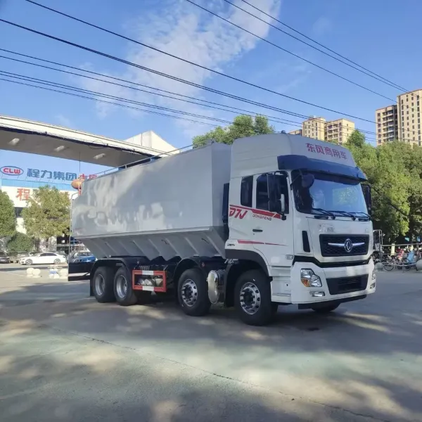 40 Cubic Meter Bulk Feed Transport Vehicle with Hydraulic Drive and Euro 3 Emission Standard
