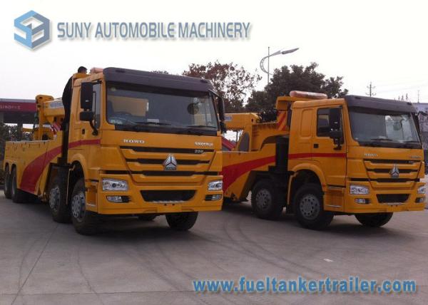Heavy Duty 30DZ 30 Ton HOWO Rotator Tow Truck Wrecker For 2 Persons