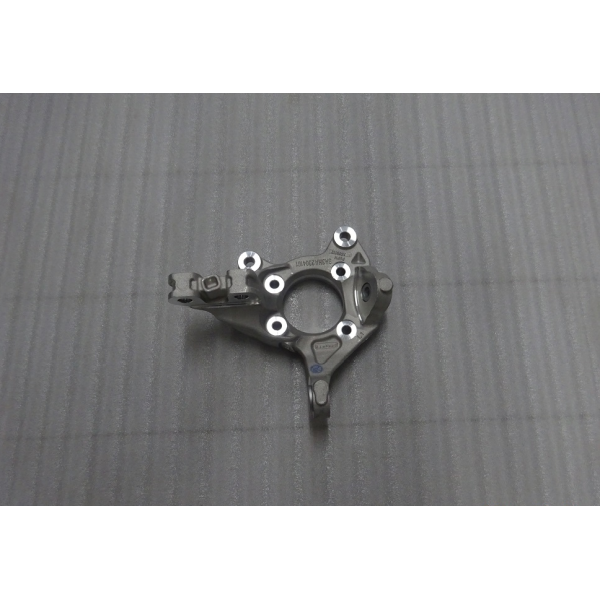 SA3HA-2304010 Left Front Knuckle SA3HA-2304020 Right Front Knuckle OE Steering Knuckle