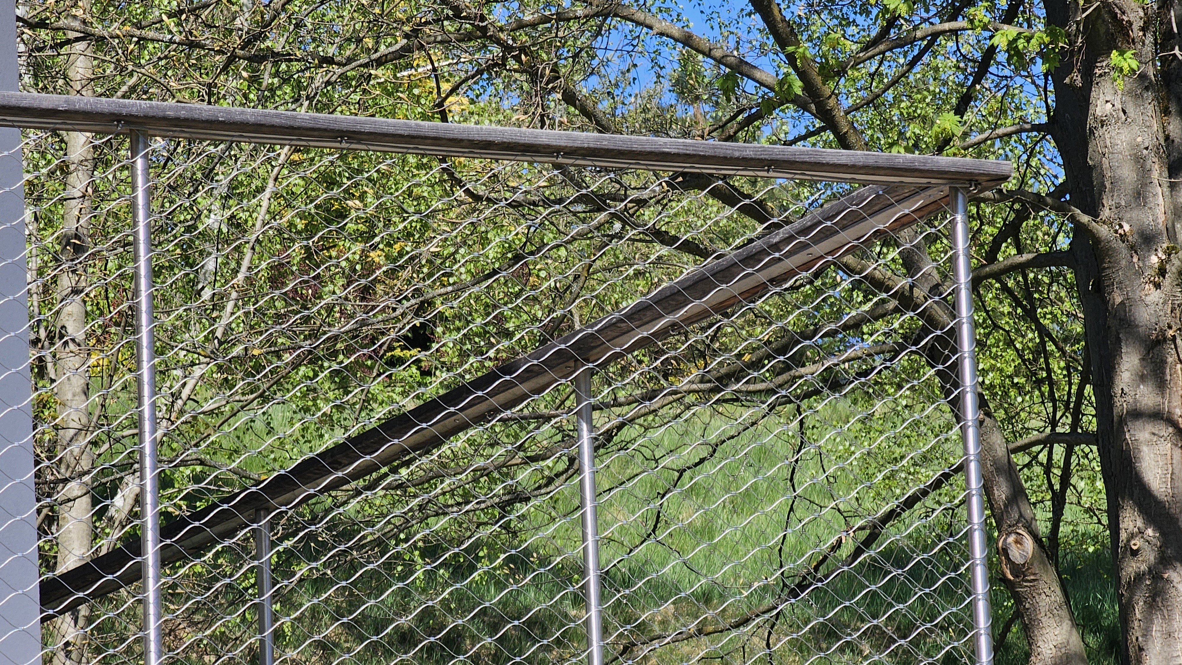 High Tensile Steel Wire Rope Net Protects Against Flying Bojects