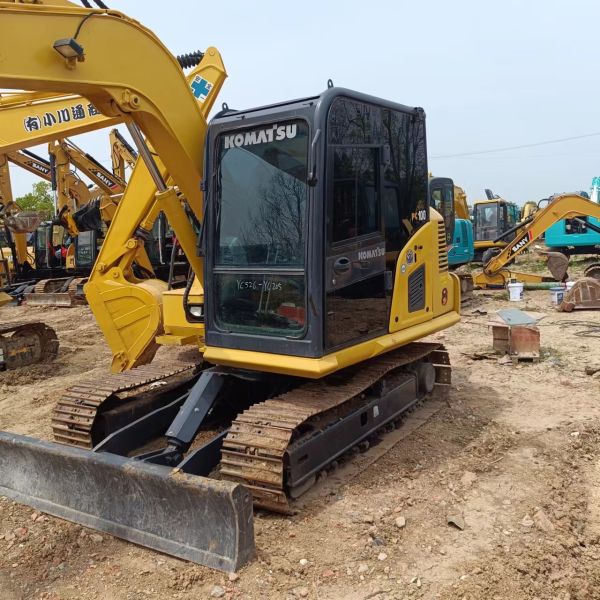 Komatsu PC100 PC200 PC220 PC240 Used Excavator Equipment With Low Fuel Consumption