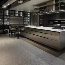 Luxury Villa Kitchen Cabinet Sets Modern Solid Wood Design with Island and Quartz Countertop