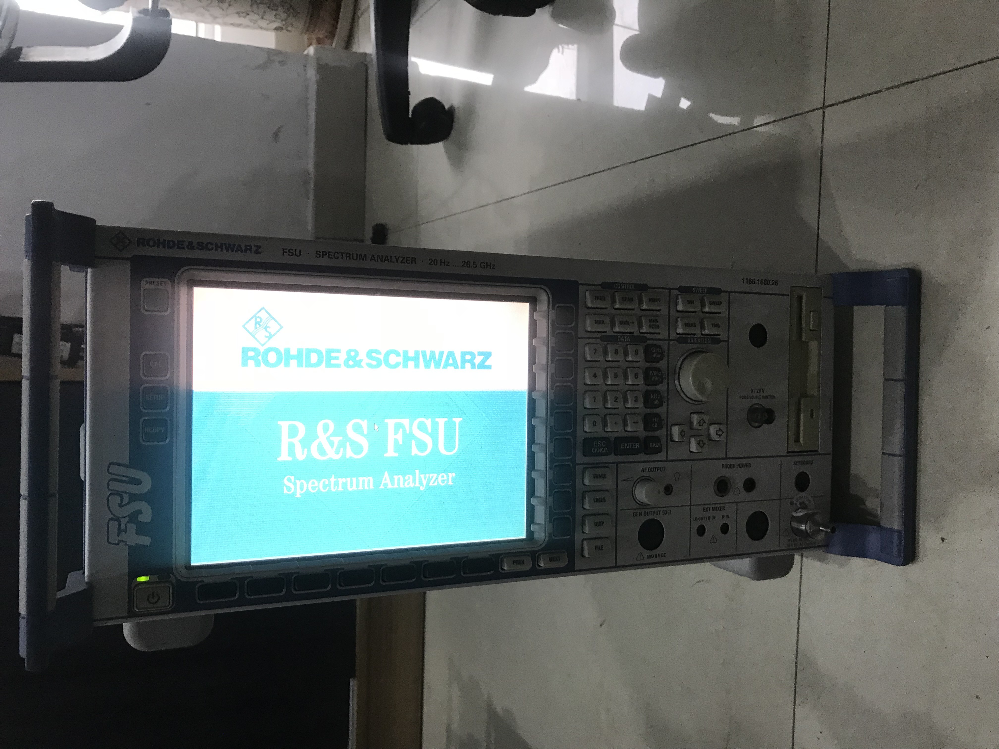 Портативный спектральный анализатор 20Hz-26.5GHz FSU26 RF Rohde и Schwarz