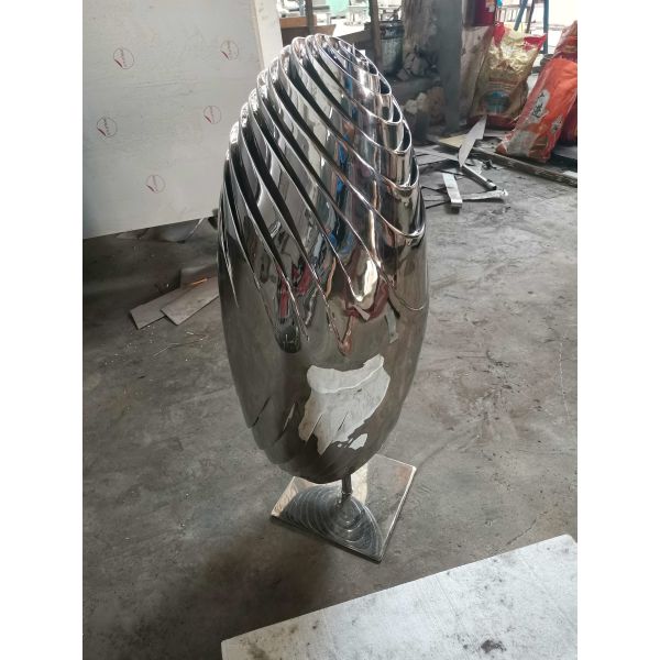 Seed stainless steel sculpture mirror and paint spot can be customized sculpture proportion