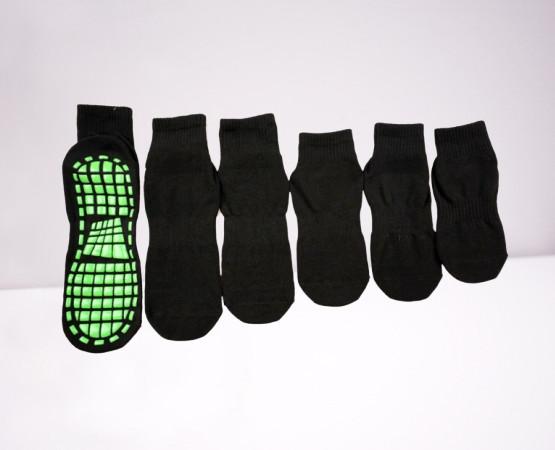 Kids Knitted Trampoline Grip Socks Non Slip Socks Pilates Jump Town Socks For Activity Center