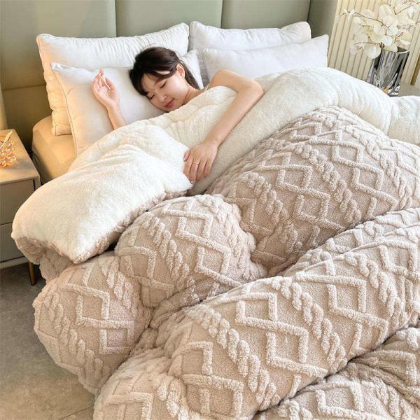 100% Poliéster Espessado Quilt de Inverno de Taffeta Quente com Veludo de Cordeiro e Padrão Impresso