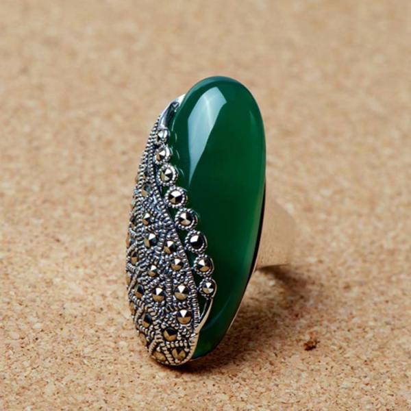 Vintage Sterling Silver Ring with Oval Green Agate and Marcasite (R12283GREEN)