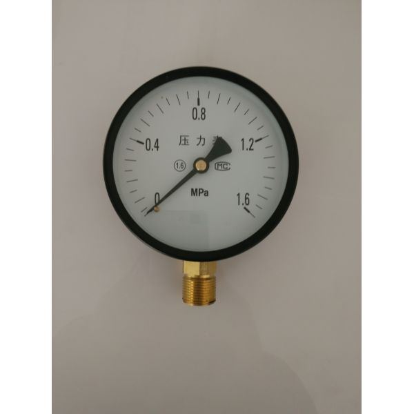 Industrial Pressure Gauge with Bourdon Tube Mechanism and Corrosion Resistant Liquid Filled Design