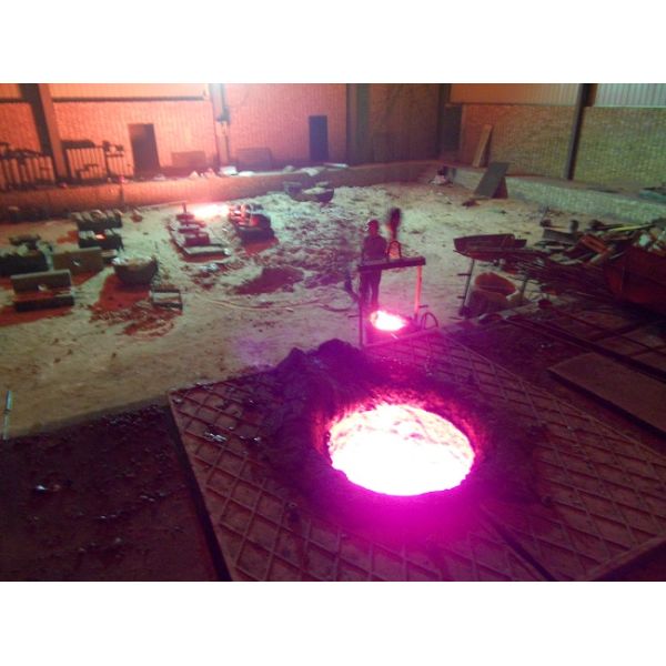 Емкость плавя печи 150КГ индукции металлолома для утюга/меди/стали