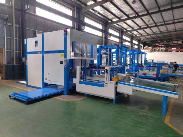 Appareil automatique pour empiler et collecter des palettes de papier ondulé