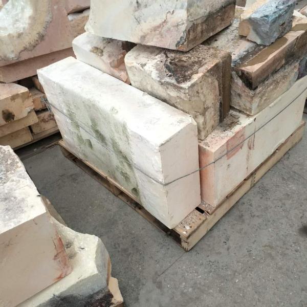 45% Al2O3 and 13% SiO2 Content Fused Cast AZS Skid Rail Brick for Steel Mill Top-