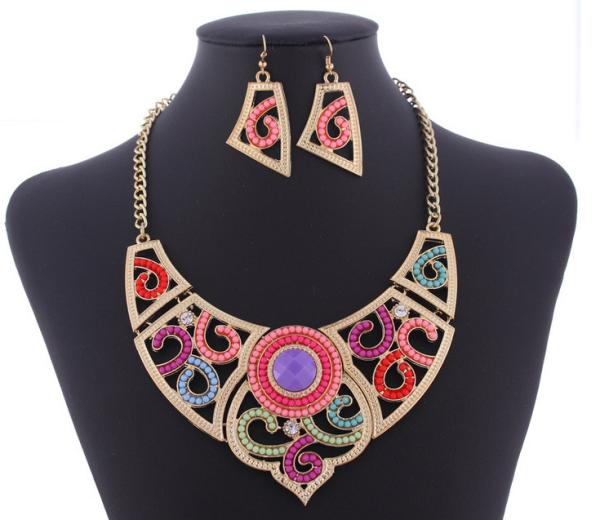 Vintage jewelry alloy hollow beads necklace with diamond earrings clavicle / Necklaces