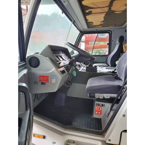 Eaton Hydraulic Pump and 3000 Working Hours Used Truck Crane ATF110G for Heavy Lifting