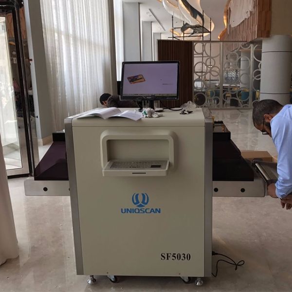 Security Check X Ray Baggage Scanner Luggage Inspection System Machine Small Size 19 Inches HD LCD For Airport