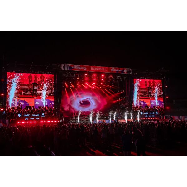 Железный экран для рекламы Внешний водонепроницаемый полноцветный светодиодный дисплей, высокая яркость Концертный светодиодный экран IP65