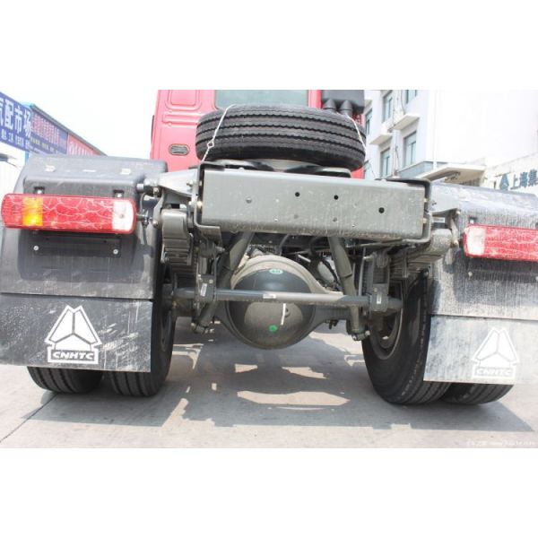 Sinotruk HOWO 290 HP 4X2 Tractor Trucks Used Trucks Tractor for End Logistics Solutions