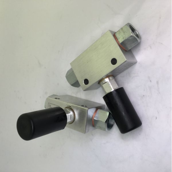 Diesel Engine 1013 Oil Transfer Pump 02111961 Bleeder Valve Heavy Truck