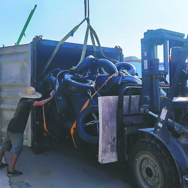 2.5*4m Marine Pneumatic Rubber Fender With Galvanized And Tyre Sheath Dock And Ship