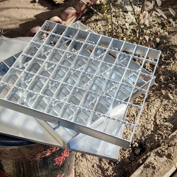 50MM Bar Spacing Industrial Steel Grating Biggest Size 1050mm*6000mm 40*100 Applications in the Market