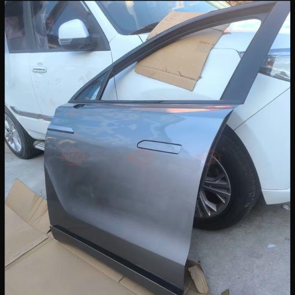 Original disassembled parts of the left and right doors of C-h-ery Tiggo 9