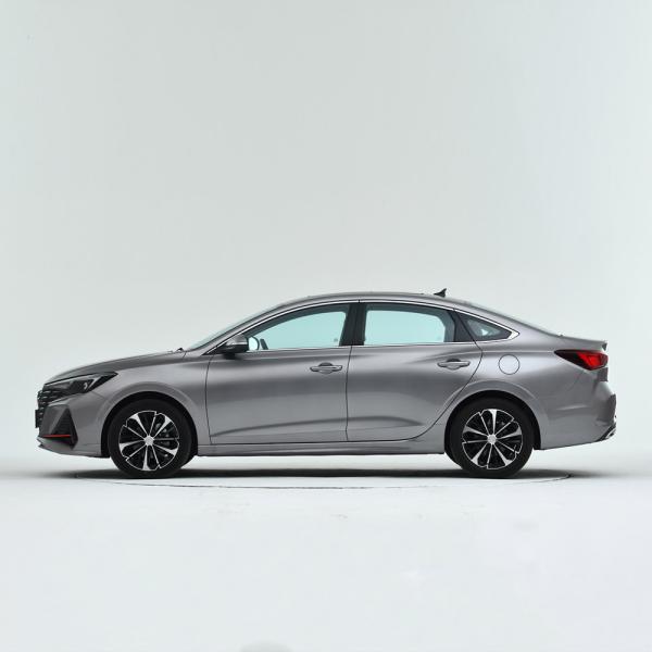 Sedan Changan Eado Plus Car Max 200km/H Low Oil Consumption