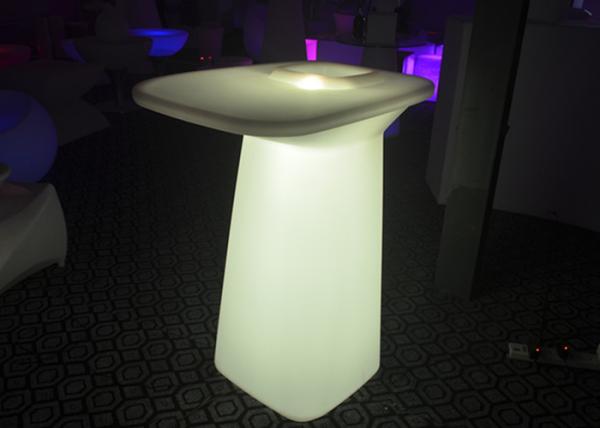 Os partidos conduziram a tabela de cocktail 75 * 60 * 100cm 16 cores com suporte de garrafa