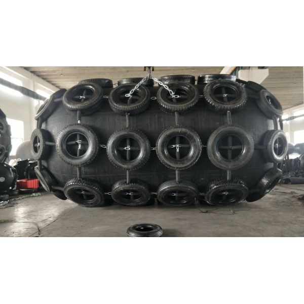 Floating Berthing Nylon Rubber Pneumatic Marine Fender