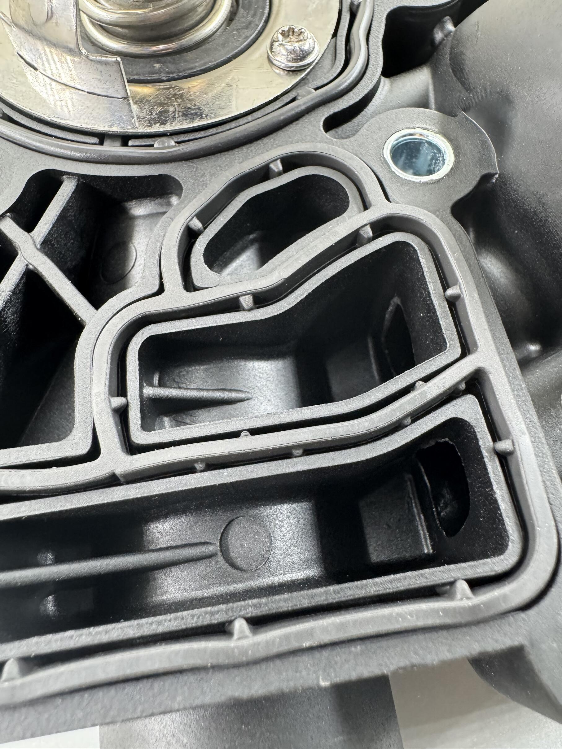 High-Quality Plastic Oil Filter Housing Assembly 059 115 389 K for 3.0T CRC Diesel Engines