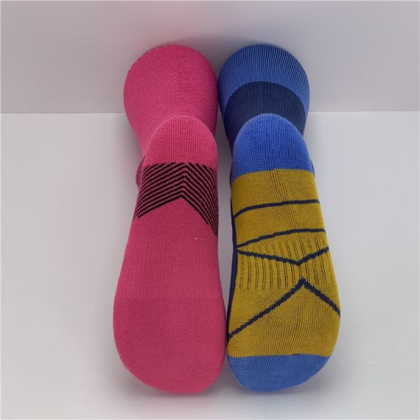 Breathable and Durable Customized Logo Thermal Socks for Anti-slip Protection